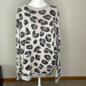 Time & Tru Leopard Print Sweater XL (16-18)